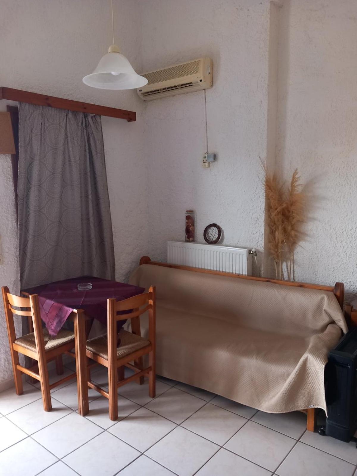 Antikristo Rooms Картерос Екстериор снимка