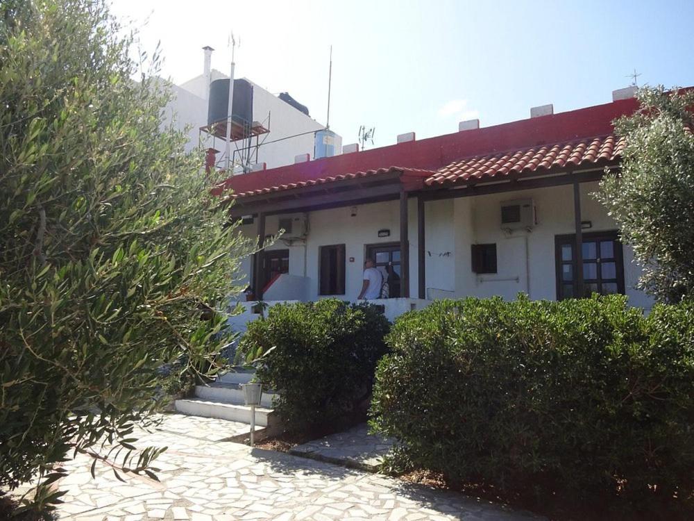 Antikristo Rooms Картерос Екстериор снимка