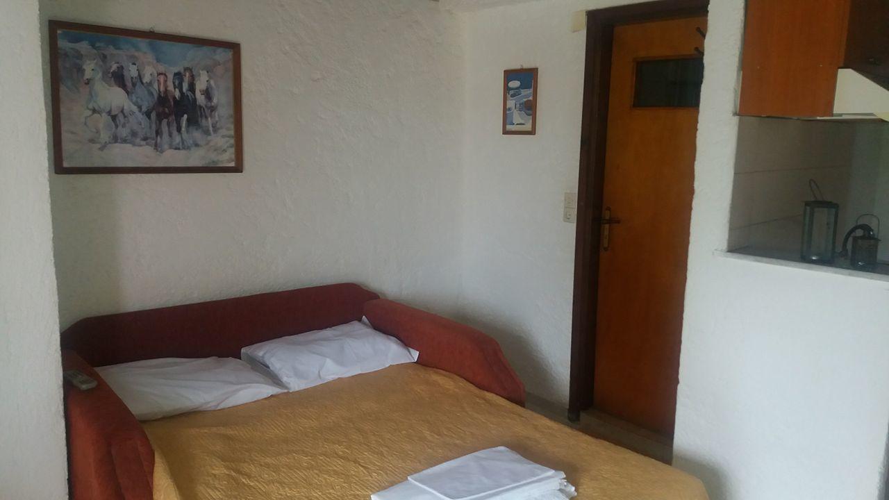 Antikristo Rooms Картерос Екстериор снимка
