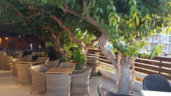 Antikristo Rooms Картерос Екстериор снимка
