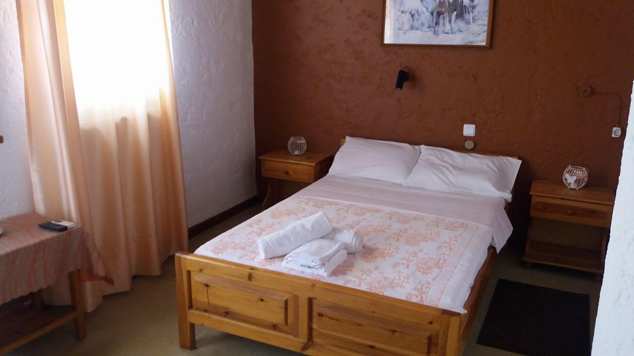 Antikristo Rooms Картерос Екстериор снимка