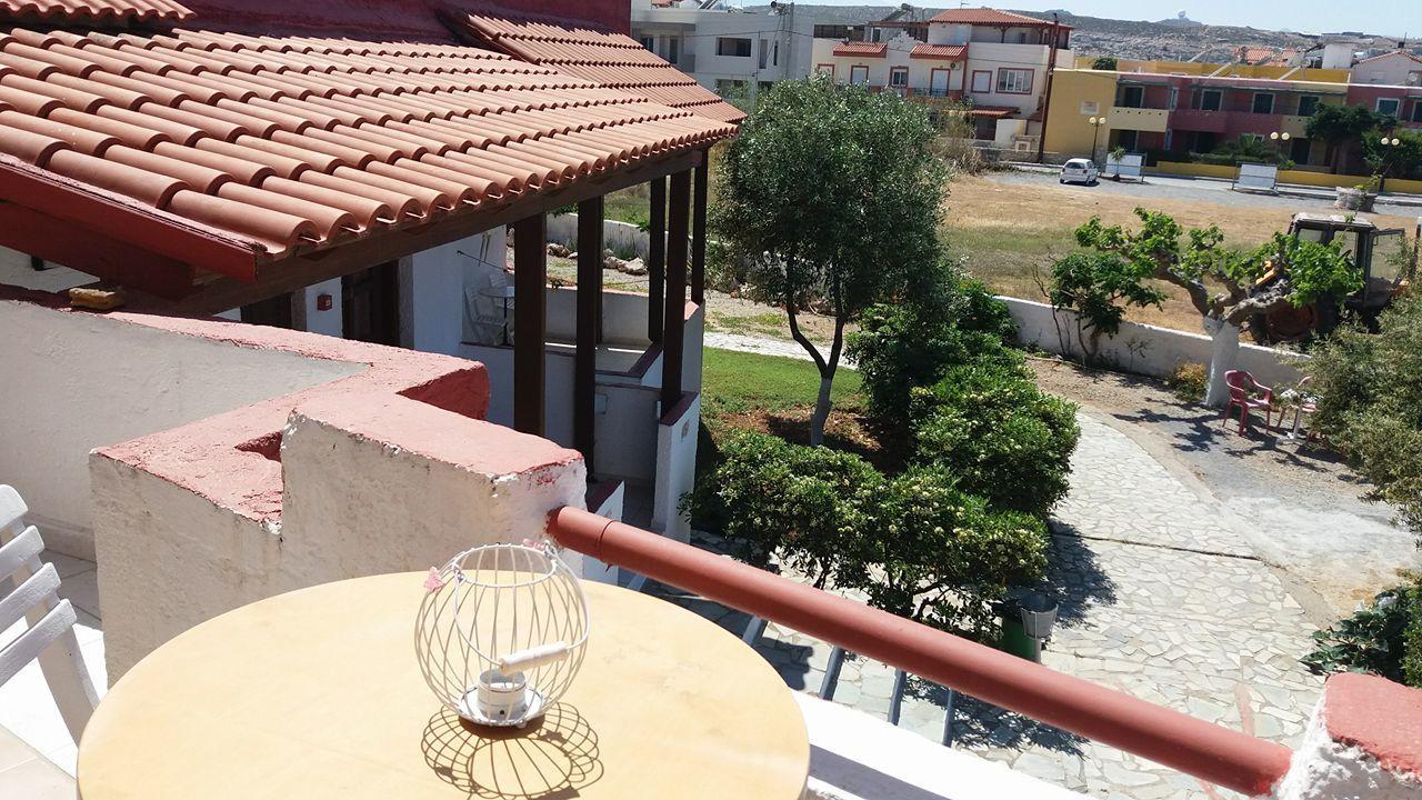 Antikristo Rooms Картерос Екстериор снимка