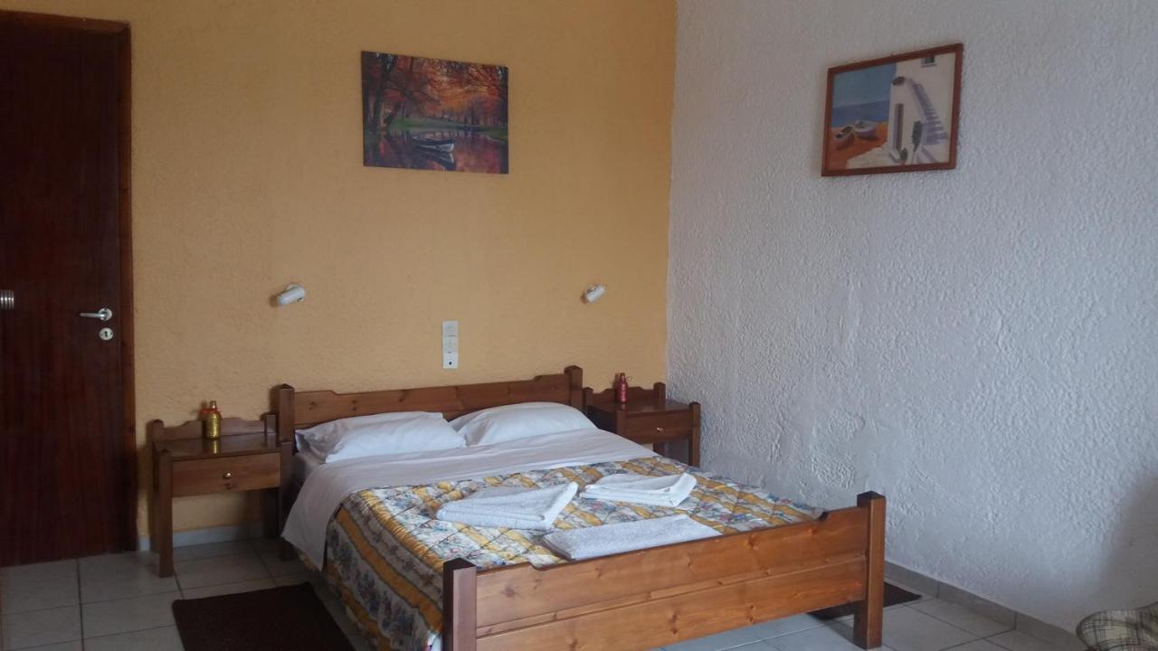Antikristo Rooms Картерос Екстериор снимка